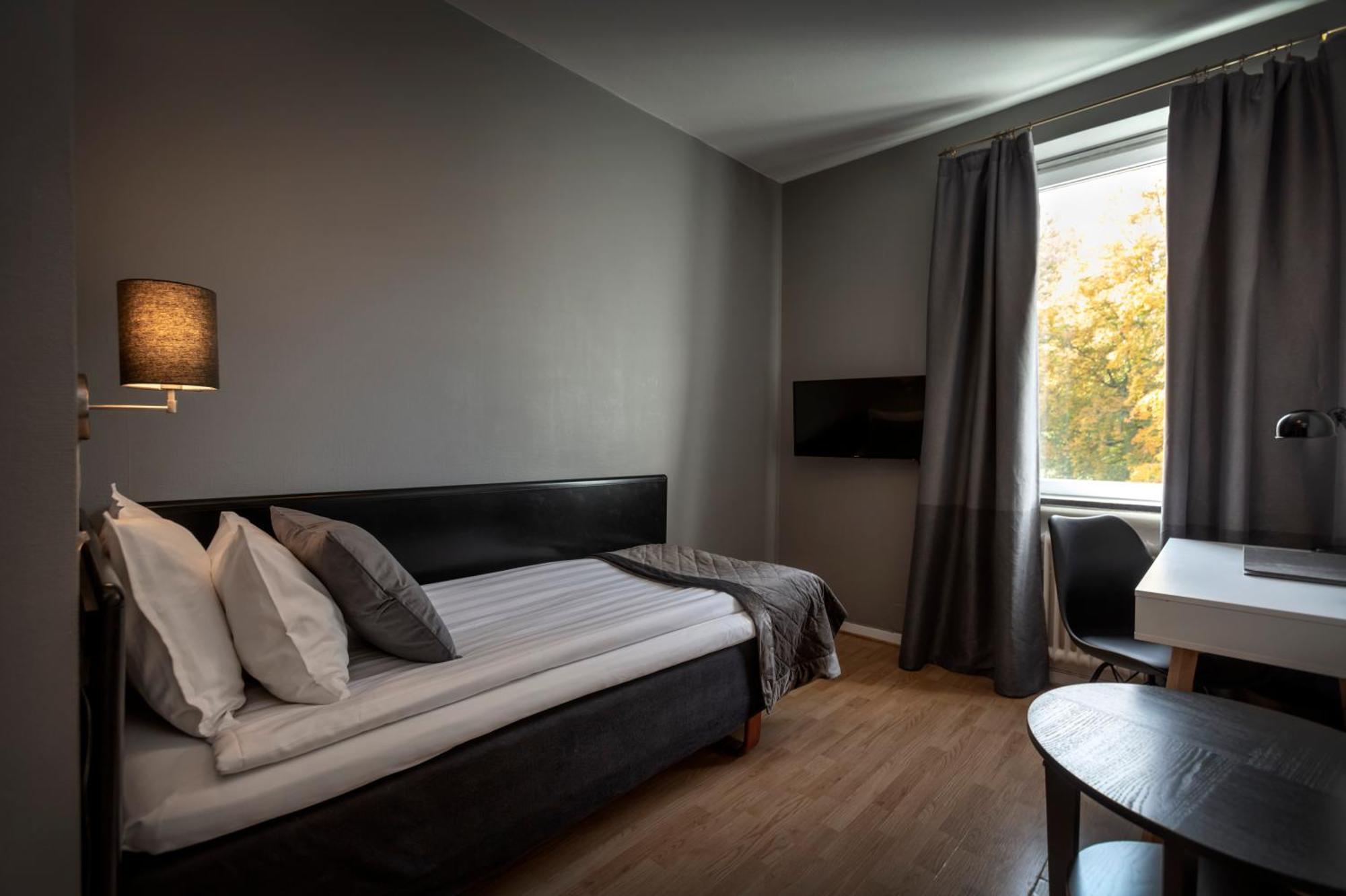 Hotell Skoevde Экстерьер фото