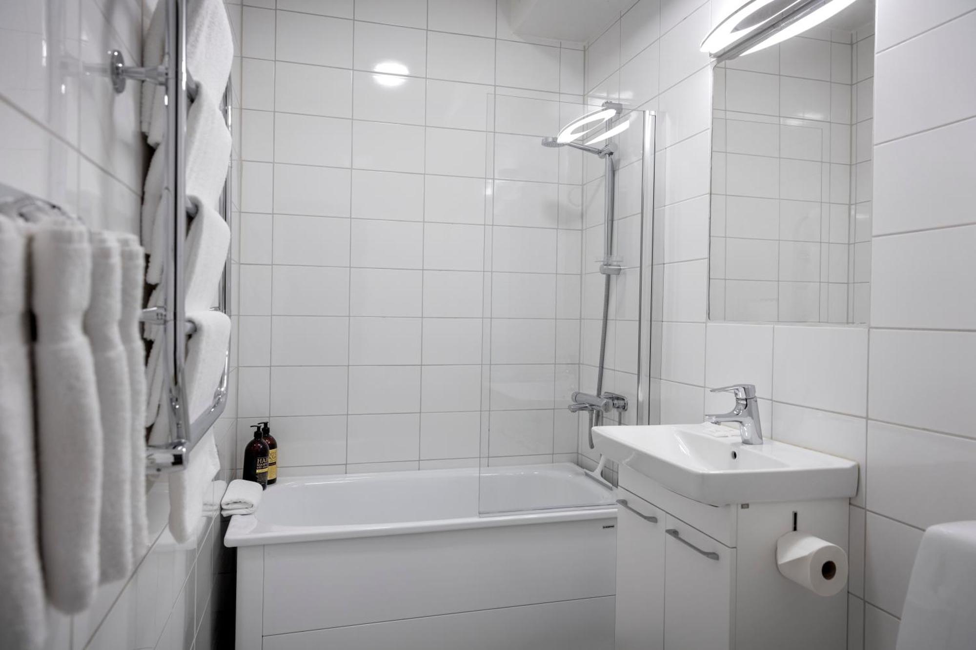 Hotell Skoevde Экстерьер фото