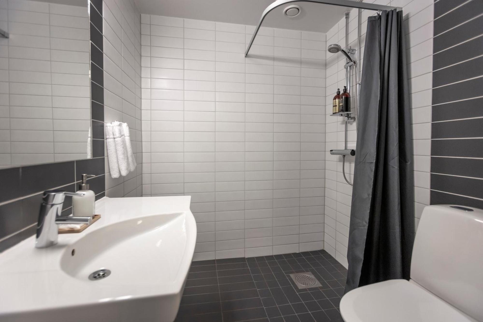 Hotell Skoevde Экстерьер фото