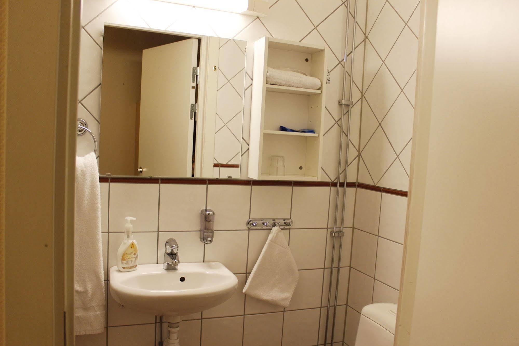 Hotell Skoevde Экстерьер фото