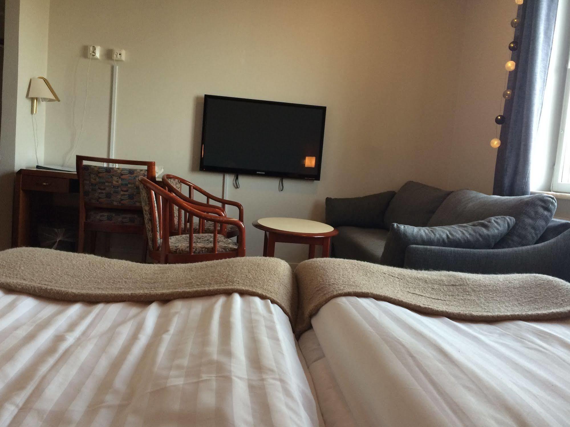 Hotell Skoevde Экстерьер фото